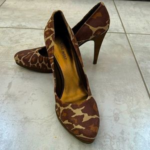 NWOT Nine West camo print heels